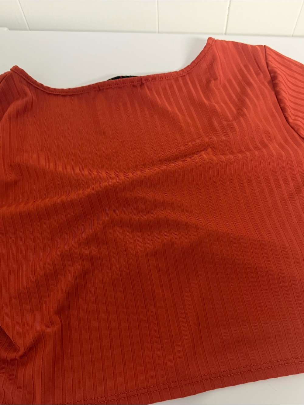 love J Rust Ring-Detail Ribbed Crop Top - Picture 4 of 4